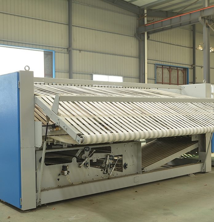 Bed sheet and duvet cover automatic folding machine