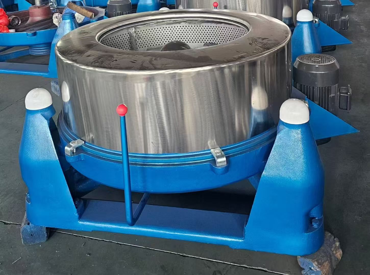SS series centrifugal hydro extractor close view