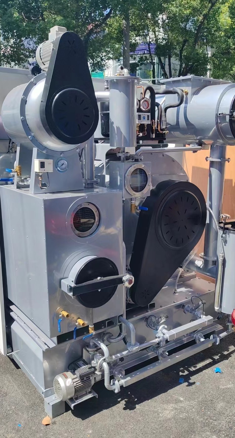 Dry cleaning machine rear system structure