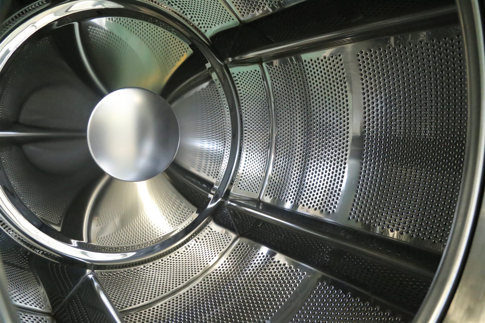 Stainless steel inner drum of washer extractor